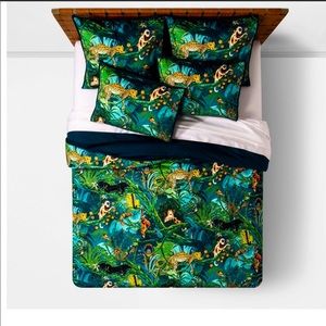 Gorgeous velvet Opalhouse comforter